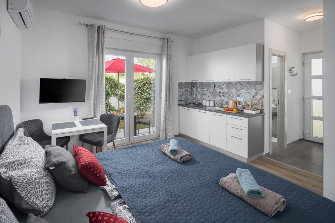 Studio Apartments Villa Valla - Free Bikes Fažana Exterior foto